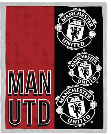 Manchester United FC Offizielle Fleecedecke | Superweiche, warme Decke mit Sherpa-Rückseite, Stacked-Design | Perfekt für Zuhause, Schlafzimmer, Übernachtungen & Camping | Größe 120 x 150 cm