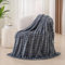 KOIUEYW Dunkelgrau Sofadecke Kuschelig, Dicke Weiche Kuscheldecke Blanket Wohndecken, Comfort Einfarbig Streifen Design Kuschelige Decke Sofa Flauschige Decke für Sofa, 130 x 160 cm