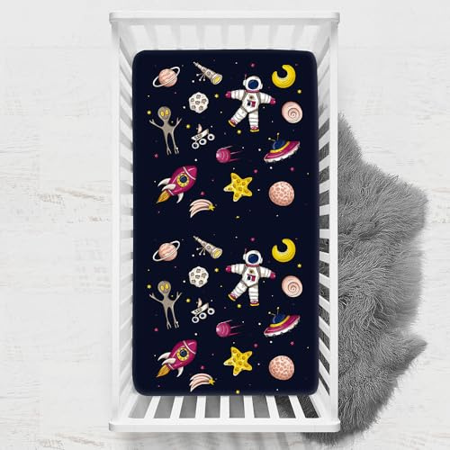 Odot Spannbettlaken für Kinderbett, Universum Druck Kinderwagen Matratzenbezug, Weiche Babybett Spannbetttuch Stubenwagen Bezug, Beistellbett Spannbettlaken (65x95 cm,Rakete)