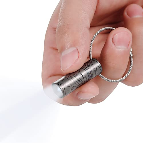 KeyUnity KF00 Mini Portachiavi in ​​Titanio Torcia LED, 15 Lumen Torcia Elettrica Impermeabile Dimensioni Palmare Modalità Singola per Campeggio, Escursionismo (Modello Nuvola)