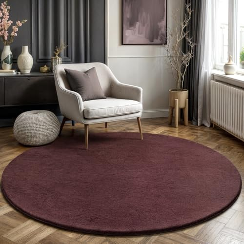 the carpet Relax Moderner Flauschiger Kurzflor Teppich, Anti-Rutsch Unterseite, Waschbar bis 30 Grad, Super Soft, Felloptik, Burgundy, Bordeauxrot, Weinrot, 160 cm Rund