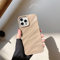 QLTYPRI Niedliche Hülle für iPhone 14 Pro Max, 3D Wellenform Silikon Handyhülle für Frauen Mädchen Weiche Silikon Bumper Schutzhülle Stoßfest Case für iPhone 14 Pro Max - Braun