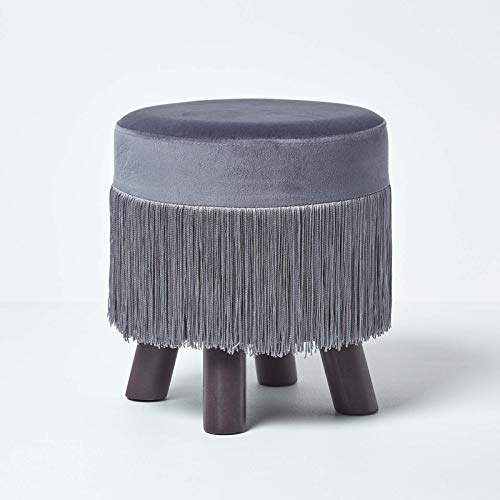 Homescapes Samt-Fußhocker Warwick, Grauer Polsterhocker mit Fransen, runder Deko-Hocker mit Holzbeinen im trendigen Retro-Look, 35 cm hoch, Silbergrau