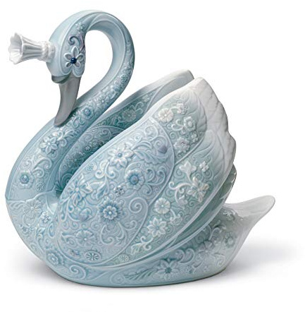 LLADRÓ The Swan Princess Figurine. Porcelain Figure Figure.