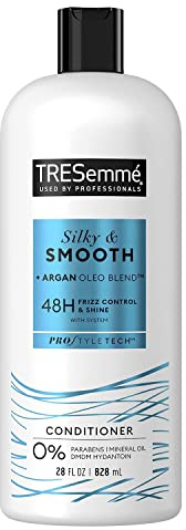 Tresemme Conditioner 825 ml glatt und seidig / Touchable (Packung mit 3)
