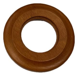 Individuell eingelassener Holzrahmen, perfekt, um Ihre Fotos oder Kunst mit Eleganz zu betonen. Sein zeitgemäßes Design fügt sich ideal in jeden dekorativen Raum ein.
