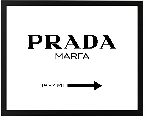 Bild Modeschild Wegweiser zum konsumkritischen Marfa Kunstwerk in Texas, schwarz gerahmt 50 cm breit x 40 cm hoch, Dekoration, Kunstdruck, Dekoration für Haus (Schwarz gerahmt 50 cm x 40 cm)