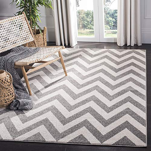 SAFAVIEH Amherst Collection Area Rug - 6' x 9', Dark Grey & Beige, Chevron Design, Non-Shedding & Easy Care, Ideal for High Traffic Areas in Living Room, Bedroom (AMT419R)