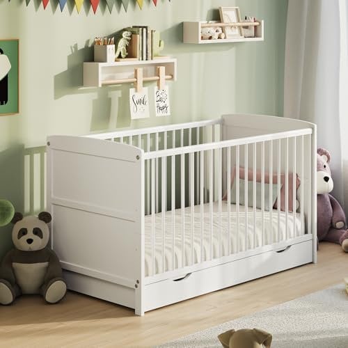 Babybett 60x120 mit Schublade, Gitterbett, Kinderbett, höhenverstellbar & herausnehmbare Sprossen optional mit Matratze | weitere Größen: 70x140cm | 60x120cm: von Geburt bis 3. Lebensjahr, Weiß