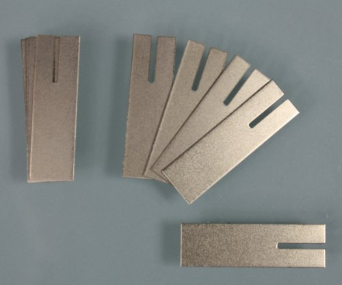 50x Lötfahne/Schweissfahne/Zellenverbinder für Akku u. Batterien Einfachgeschlitzt (30mm x 9mm x 0,3mm), Professionelle Kupfer/Nickel Legierung für maximalen Stromfluß und minimalen Widerstand