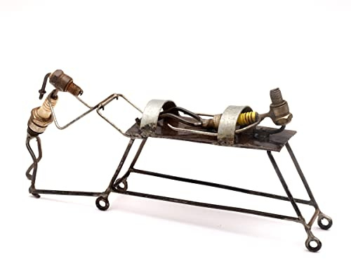 Brillibrum Design Metallmännchen Krankenschwester | Handmade | Variante Sanitäter | Upcycling Zündkerzenfigur | 16x28x6 cmcm