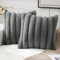 MIULEE 2er Set Plüsch Kissenbezüge Kunstpelz Dekorative Kissenhüllen Modern Sofakissen Boho Couchkissen für Wohnzimmer Sofa Schlafzimmer 50x50 Dunkelgrau