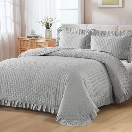WONGS BEDDING Tagesdecke 240x260 Grau 3 Teilig mit 2 Kissenbezug 50x75 | Gesteppt Bettüberwurf Rüschen Steppdecke Doppelbett Decke Vielseitige Wohndecke für Schlafzimmer als Sofaüberwurf