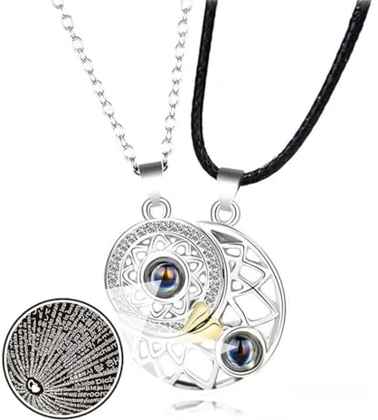 SURALIN 2PCS Sonne und Mond Magnetische Freundschaftsketten Pärchen Halsketten 100 Sprachen I Love You Projektion Bff Ketten für 2 Paare Halskette für Paare Geschenk