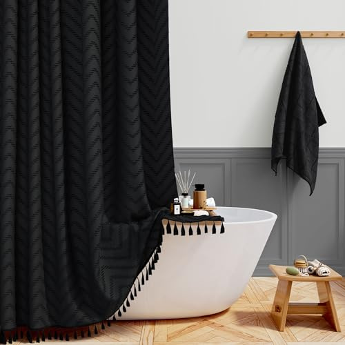 BTTN 182 x 182 cm Duschvorhang, Boho Farmhouse Getufteter Chevron-Badvorhang mit Quasten, Bohemian Vintage Wasserdichter Deko Duschvorhang-Set mit 12 Haken, Schwarz
