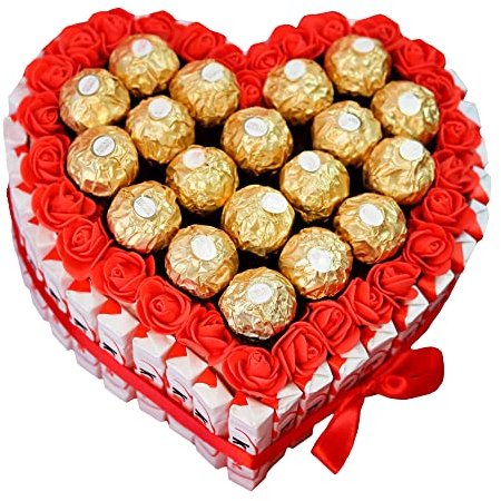 Onza. Cesta regalo de Bombones Ferrero Rocher y Flores decorativas. Tarta de bombones y chocolates originales para regalar con forma de corazón. Chocolatinas Kinder Bueno.
