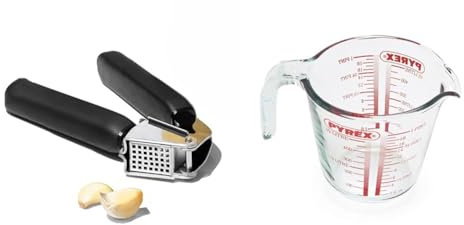 OXO Good Grips Garlic Press & Pyrex Measuring Jug 500ml | Capacity 568ml / 20 Ounce | P586, Multicolor