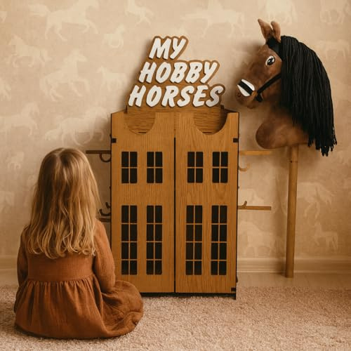 OliwoodCnc Hobby Horse Stall für 2 Steckenpferde – Pferdestall aus MDF in Eichenoptik – Spielzeug Organizer für Kinder mit Haken – Holzpferd Zubehör