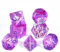 FLASHOWL Kristall Bandwürfel Set (7 Stück Acryl Hexaeder Lila D4-D20) für D&D, MTG, Brettspiele