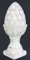 Dekoobjekt Zapfen dekorativer Pinien-Zapfen Deko-Zapfen auf Fuß Altweiß Creme in eleganter Shabby Landhaus-Optik Keramik-Zapfen Gartenfigur Geschenk Gartendeko Artischocke, 33 cm