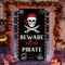 HAKOTOM Piraten Türabdeckung Piraten Tür Banner 180x90cm Schädel Partysbanner Schatzsuche Party Zubehör Innen Draußen Piratenschatz Spiele Deko für Halloween Karneval Cosplay Mottoparty