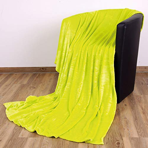 Bestlivings Kuscheldecke Celina 60x80 cm – Kinderdecke & Reisedecke in Grün | 220g/m² Mikrofaser, beidseitig gleich weich & flauschig – kompakt und wärmend, ideal für Kinder, Reise, Auto und Zugreisen
