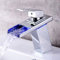 LED Wasserfall Wasserhahn, RGB 3 Farbewechsel Waschtischarmatur Bad Waschbecken mit Temperatursensor Beleuchtung