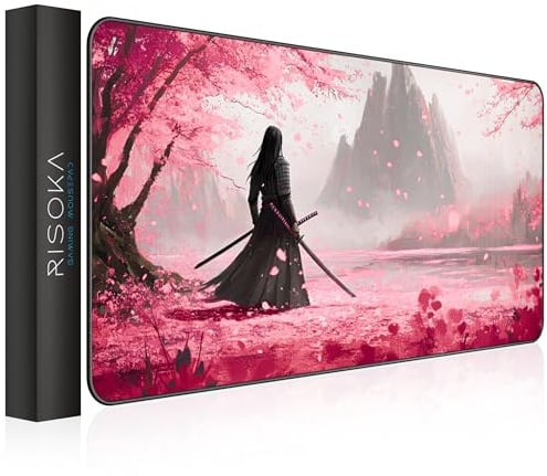 RISOKA® Tapis de Souris Gamer XXL 900x400 - Bords Cousus & Surface imperméable - Design Anime XL pour Bureau - Grand Accessoire Clavier Gaming Setup & PC