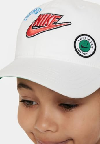 Nike Berretto Multi Patch Club cap Bambino 4-7 Anni (4-7 Anni, Bianco)
