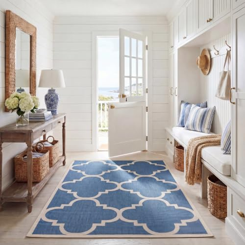 SAFAVIEH Washable Rug Outdoor Courtyard Collection - 5'3 x 7'7, Blue & Beige, Non-Shedding & Easy Cleaning, Ideal for Patio, Backyard, Mudroom (CY6243-243)
