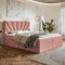 MOTIVENA Aspen Boxspringbett 180x200 mit Bettkasten und Topper, Polsterbett 180x200 mit Bettkasten, Bonellfederkern-Matratze (H4), Visco Memory-Foam Topper (H2), Boucle, Rosa (Pink)