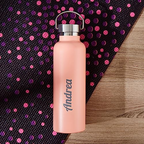 GAM Bouteille d'eau personnalisée – Gravure au laser – Bouteille d'eau en métal de 750 ml – Bouteille d'eau personnalisable en acier inoxydable avec nom, cadeau personnalisé pour anniversaire