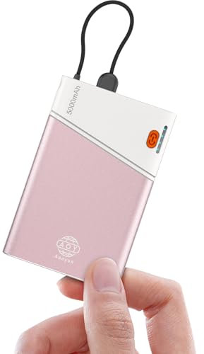 Aaoyun Power Bank, Kleinstes 5000mAh Tragbares Ladegerät mit eingebautem USB C In&Out Schnellladekabel, Kompakter Super Slim Mini Akku Pack für iPhone 16/15/14 Samsung S24 mit Lanyard, Rosa