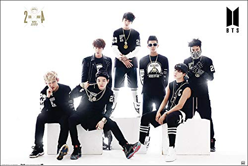 Close Up BTS Poster Black and White (91,5cm x 61cm)