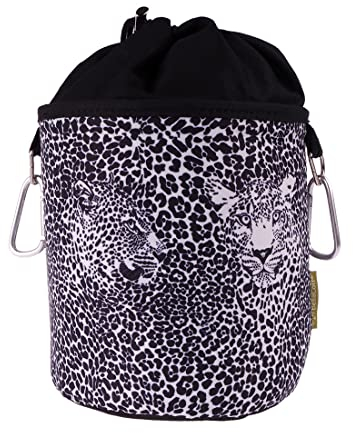 bellaCott Sac à Pinces à Linge Portable à Suspendre, en Coton avec 2 mousquetons Robustes, Fermeture à Cordon, Attache métallique pour Ranger Les Pinces à Linge, Ø 17 cm x 28 cm, Motif : léopard Noir