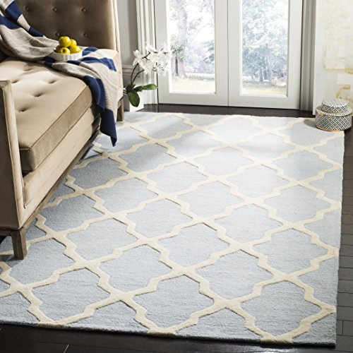 SAFAVIEH Cambridge Collection Area Rug - 5' x 8', Light Blue & Ivory, Handmade Trellis Wool, Ideal for High Traffic Areas in Living Room, Bedroom (CAM121A)