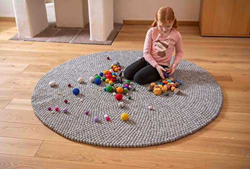 naturling Kinderteppich aus 100% Filz Kugeln handgemacht - großer Spielteppich rund (Grau, 160 cm)