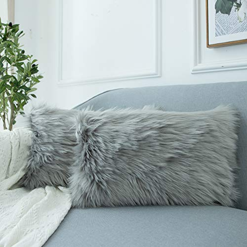 LIGICKY Kunstfell Kissenbezug Einfarbig Plüsch Weich Künstlich Pelz Throw Kopfkissenbezug Kissenhülle Dekorative Rechteck Kissen Dekokissen für Sofa Schlafzimmer Auto, 30 x 50 cm Grau