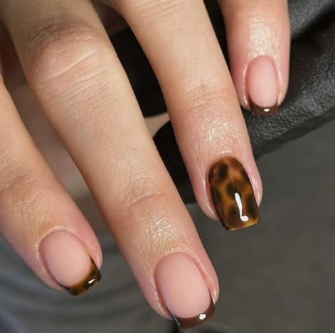 24-Piece Tortoiseshell French Tip Press On Nails Set - Reusable Short Squoval Brown Amber Marbled Glossy False Nails Kit For Women, Natural Look Manicure Applique With Custom Fit Sizes