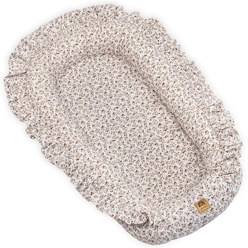 PIMKO Babynest mit rüschen Babynestchen für Baby Kuschelnest Babykokon für Säuglinge und Neugeborene 100% Baumwolle Nestchen geeignet für Zuhause 55 x 90 cm (Provance mit Klappe)
