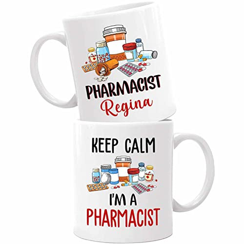 Taza de café blanca con texto en inglés Keep Calm I'm A Pharmacist, taza de café farmacéutica con nombre personalizado, 11 onzas, 15 onzas, taza de regalo para estudiantes de técnico de farmacia,