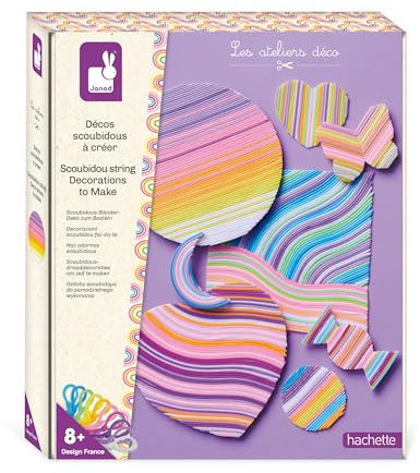Janod - Les Ateliers Déco - Décors Scoubidous à Créer - 3 Tableaux et 8 Stickers - Kit Loisir Créatif Enfant - Développement Créativité et Concentration – Dès 8 ans – J07723