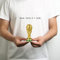 LNGODEHO Réplique du trophée de la Coupe du monde du Qatar 2022 dans une vitrine, sculpture en résine, possédez un grand prix du monde de football (13 cm)