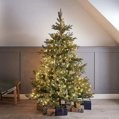 Lights4fun Christmas Tree Fairy String Lights 300 Warm White Micro LEDs on Green Wire Plug in Timer Indoor Outdoor Use 30m