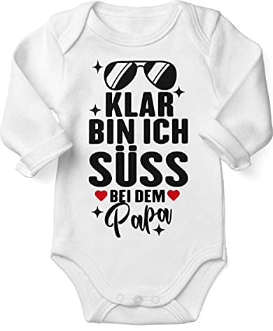 miKalino Babybody mit Spruch für Jungen Mädchen Unisex Langarm Klar bin ich süß - bei dem Papa | handbedruckt in Deutschland | Handmade with love, Farbe:weiss, Grösse:62