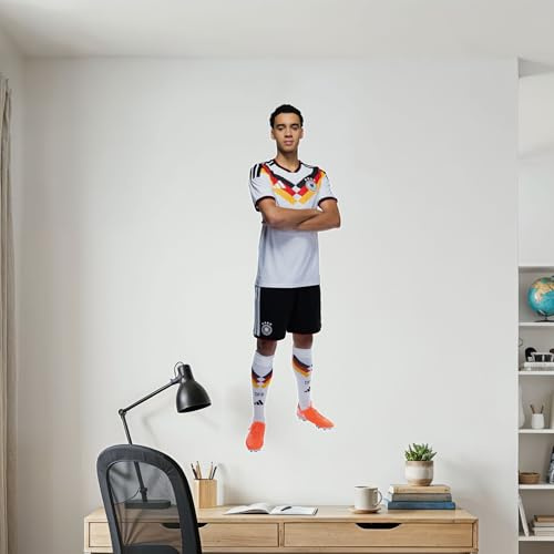 K&L Wall Art Wandtattoo DFB Spieler WM 2026 | Fußball-Wandsticker Nationalmannschaft | Offizielles Lizenzprodukt (30x90 cm, DFB, Jamal Musiala)