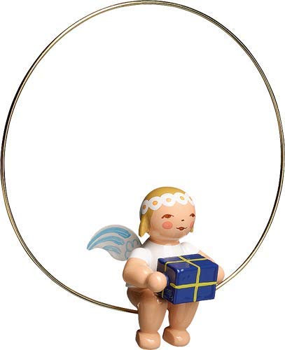 Weihnachtsbaumengel im Ring mit Geschenk