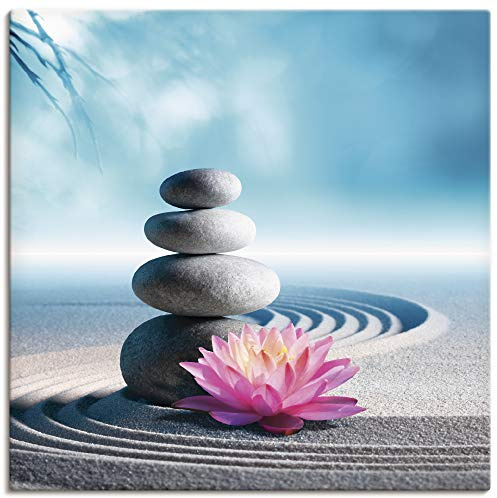 ARTLAND Wanddeko Leinwand Bilder Wandbild 50x50 cm Wellness Zen Stein Fotografie Blau Sand, Lilie und Spa-Steine in Zen-Garten S5XU