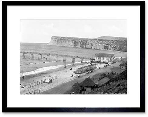 Wee Blue Coo SALTBURN BY THE SEA GENERAL VIEW YORKSHIRE ENGLAND OLD BW FRAMED PRINT B12X797