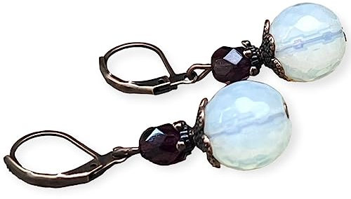 Romantische Vintage Ohrringe mit böhmischen Glasperlen - weiß opal, aubergine, dunkellila & kupfer